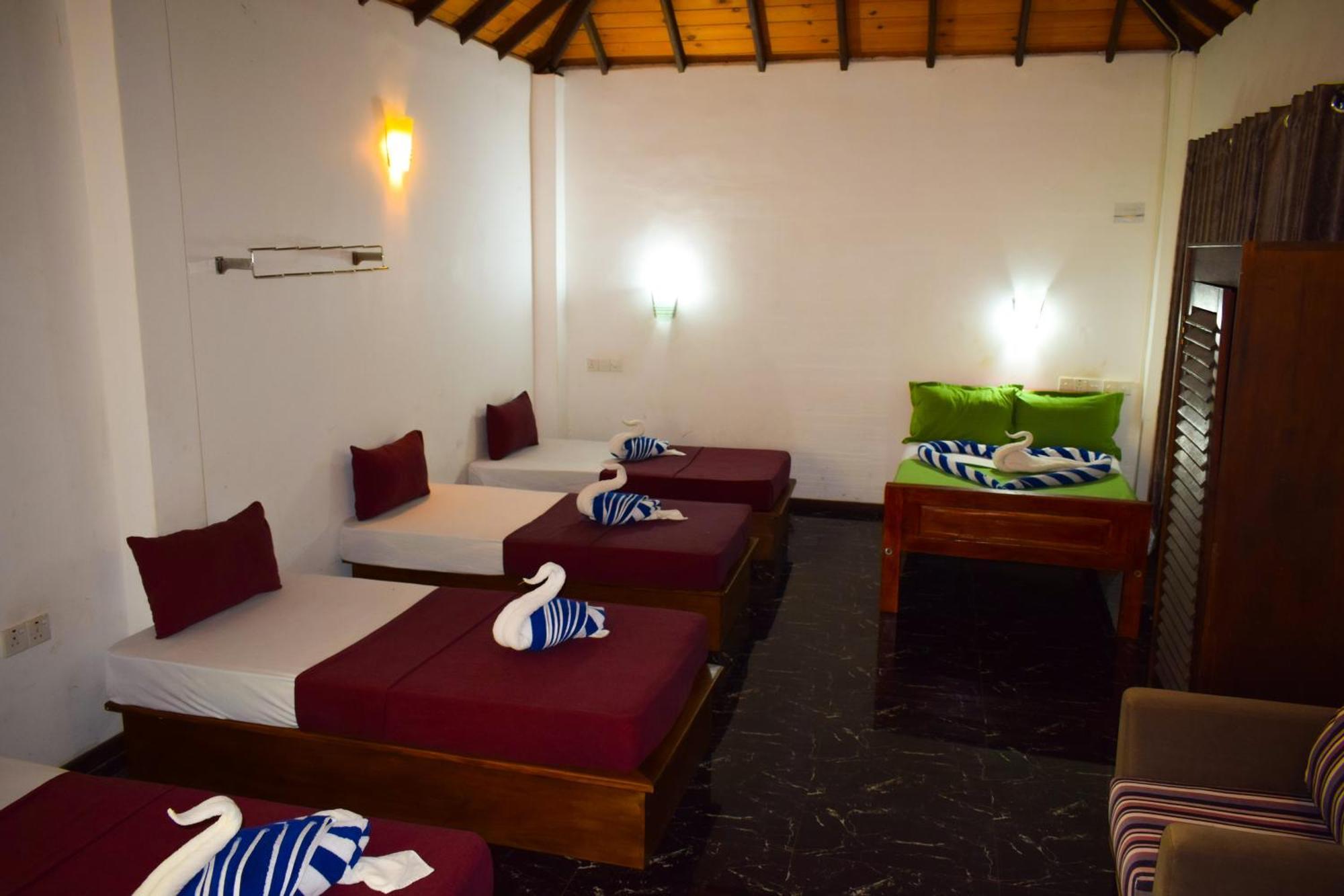 Hotel Green Garden Trincomalee Dış mekan fotoğraf
