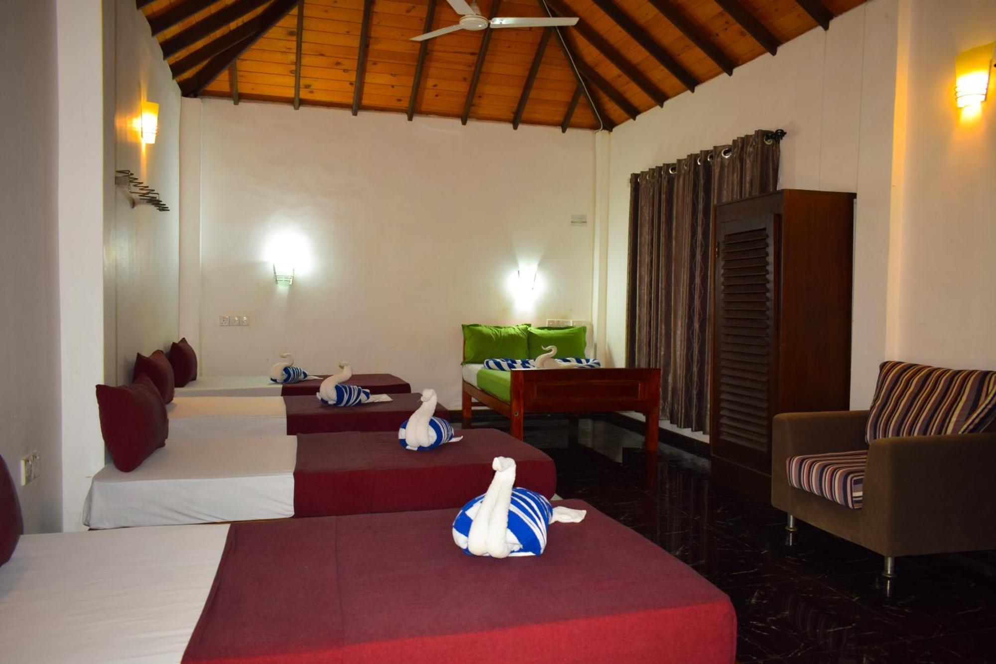Hotel Green Garden Trincomalee Dış mekan fotoğraf