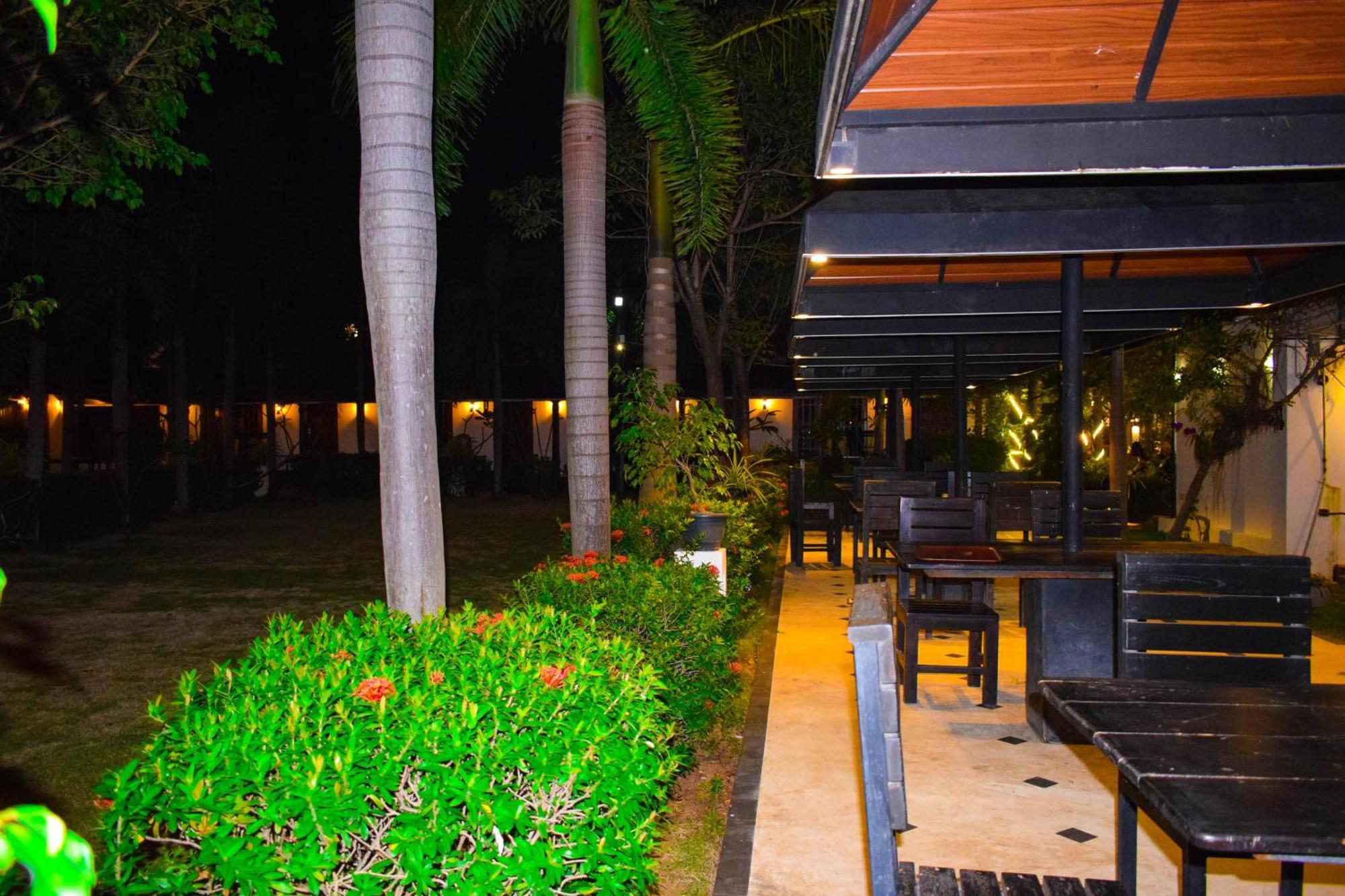 Hotel Green Garden Trincomalee Dış mekan fotoğraf